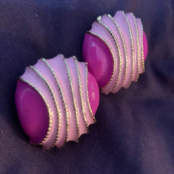 Pink clip on earrings costume jewelry - Picture 6 of 6